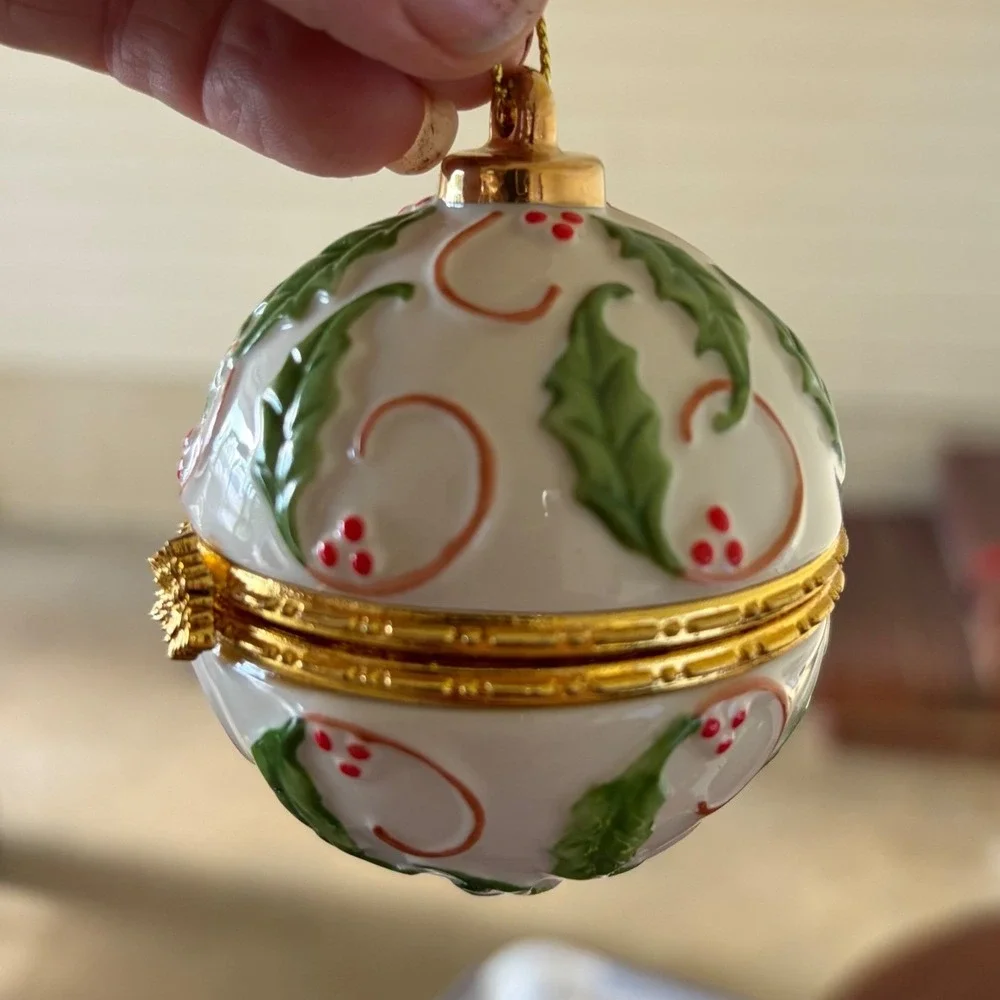 Christmas Holly Ceramic Ornament Hinged Trinket Ring Box Gold Trim White Green